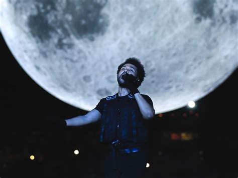 ¡El Concierto Luna de Saigón de Isaac Lee: Una Noche Mágica Bajo las Estrellas Vietnamitas!