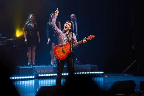 El Concierto de Teatro en Madrid: Una Noche Mágica con el Inigualable Talento Británico